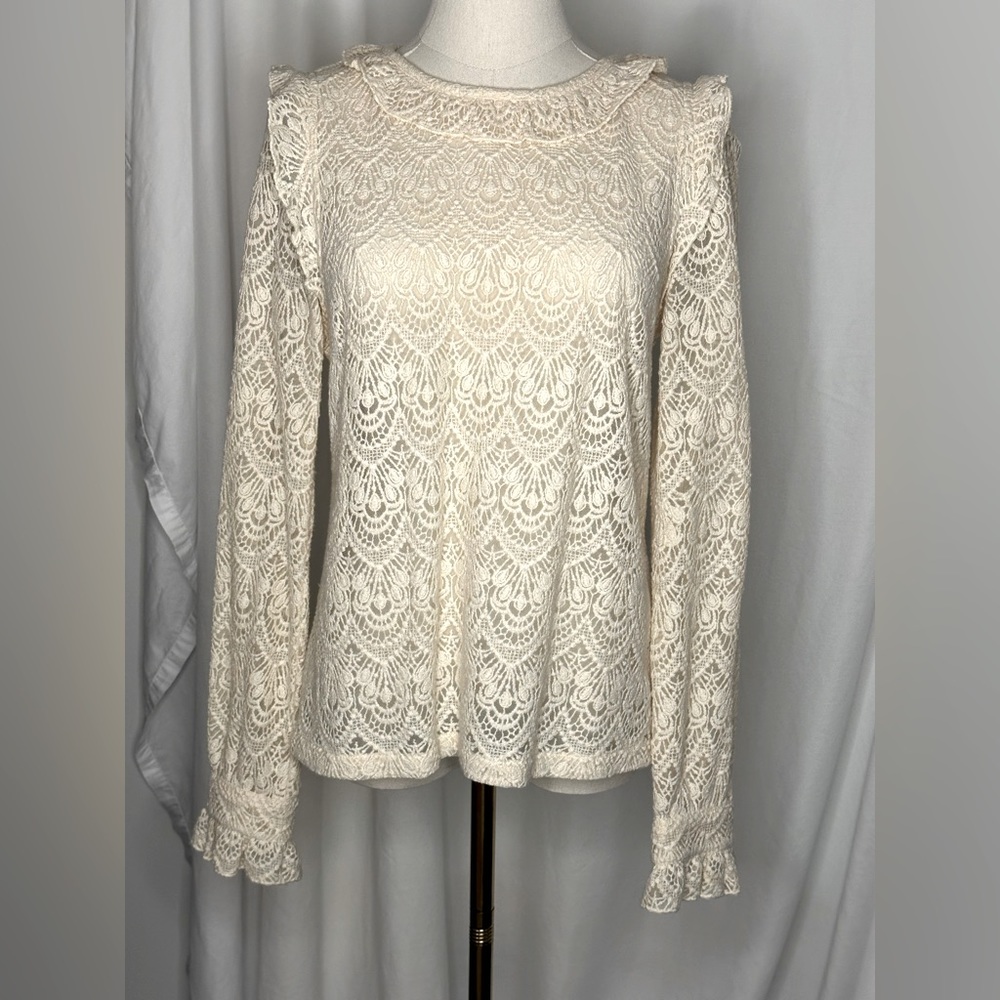 Cream POLDER lace blouse with ruffles. Beautiful detailing.